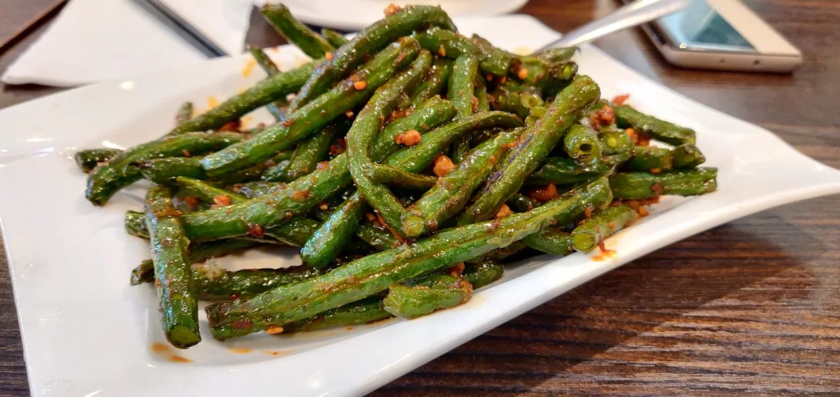 干煸四季豆 braised string bean with spicy minced pork